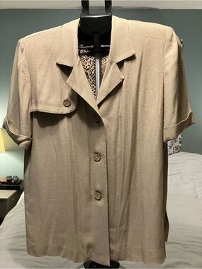 Dana Kay Beige Textured Button Front Blouse Jacket Size 12 Animal Print Lining
